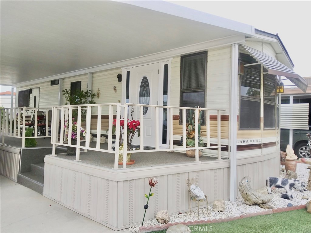 1295 S Cawston Avenue 262