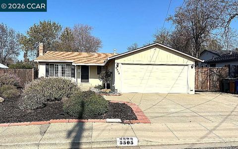 Photo of 5505 Arizona Dr, Concord, CA 94521 (MLS # 41131878)