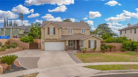 Photo of 325 Deodar Street, Redlands, CA 92374 (MLS # CV25139340)