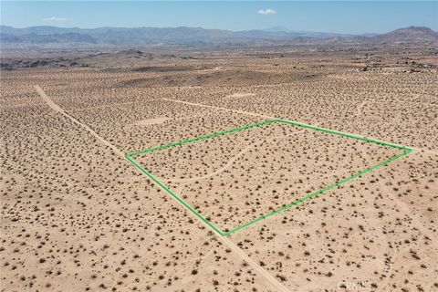 Photo of 2649 Delaware Avenue, Joshua Tree, CA 92252 (MLS # JT25181019) Photo of 2649 Delaware Avenue, Joshua Tree, CA 92252 (MLS # JT25181019)