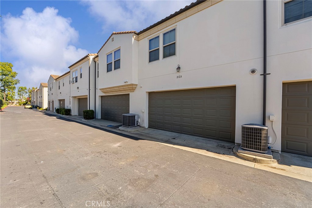 Wrigley Area (WR) - Residential