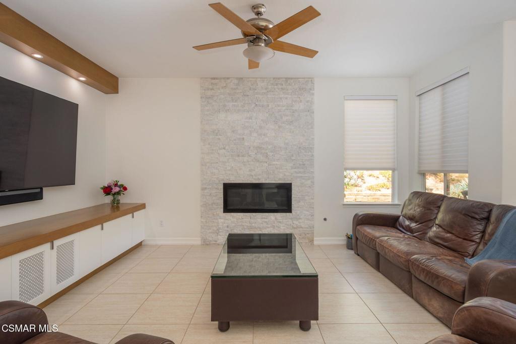 Oak Park, California, 91377, United States, 5 Bedrooms Bedrooms, ,5 BathroomsBathrooms,Residential,Active,2045764