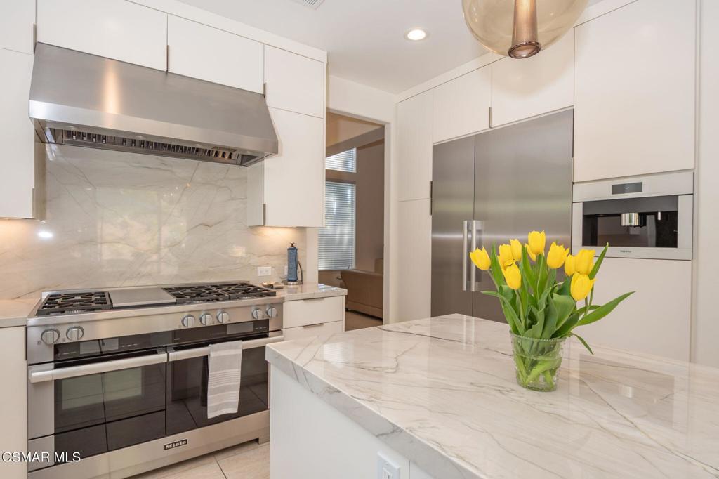 Oak Park, California, 91377, United States, 5 Bedrooms Bedrooms, ,5 BathroomsBathrooms,Residential,Active,2045764