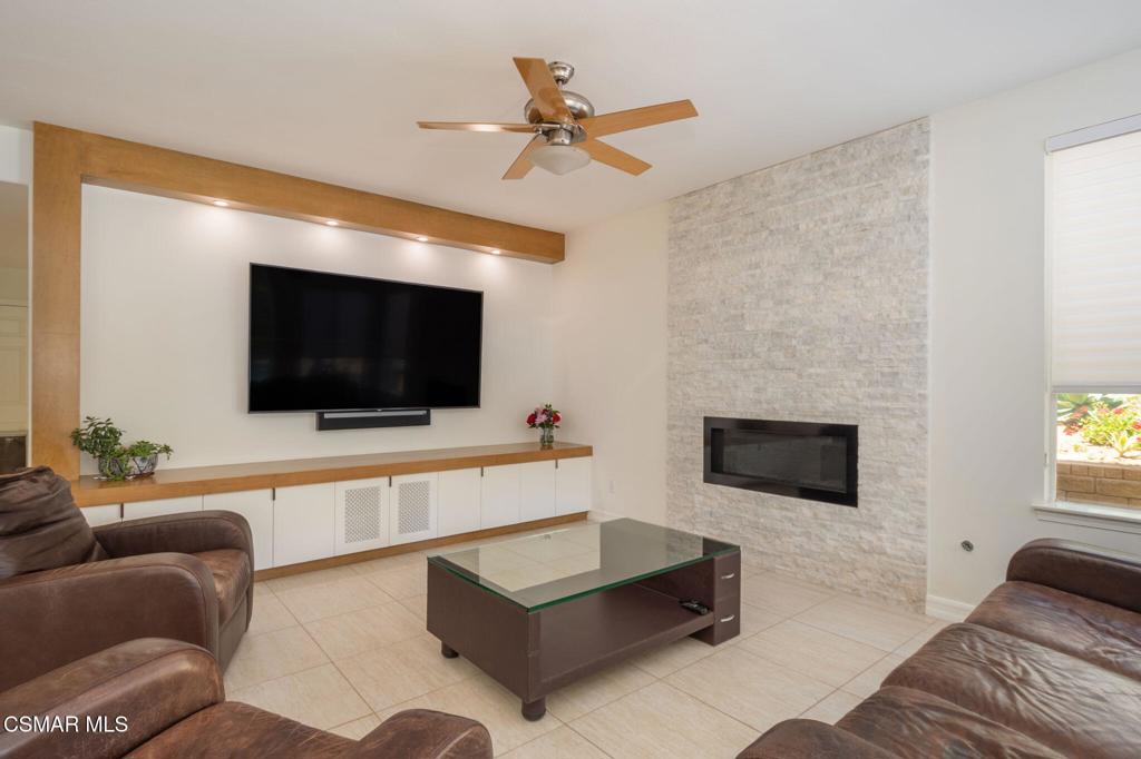 Oak Park, California, 91377, United States, 5 Bedrooms Bedrooms, ,5 BathroomsBathrooms,Residential,Active,2045764