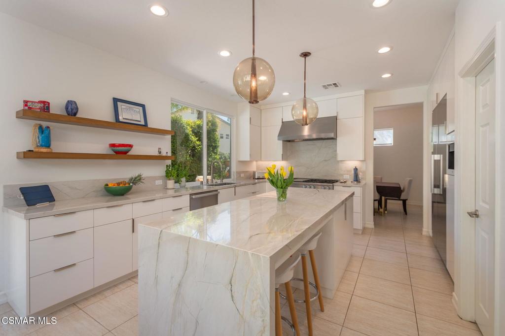 Oak Park, California, 91377, United States, 5 Bedrooms Bedrooms, ,5 BathroomsBathrooms,Residential,Active,2045764