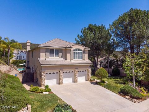 Photo of 850 Ellesmere Way, Oak Park, CA 91377 (MLS # 226002160)