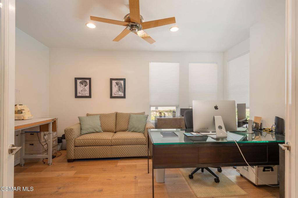 Oak Park, California, 91377, United States, 5 Bedrooms Bedrooms, ,5 BathroomsBathrooms,Residential,Active,2045764