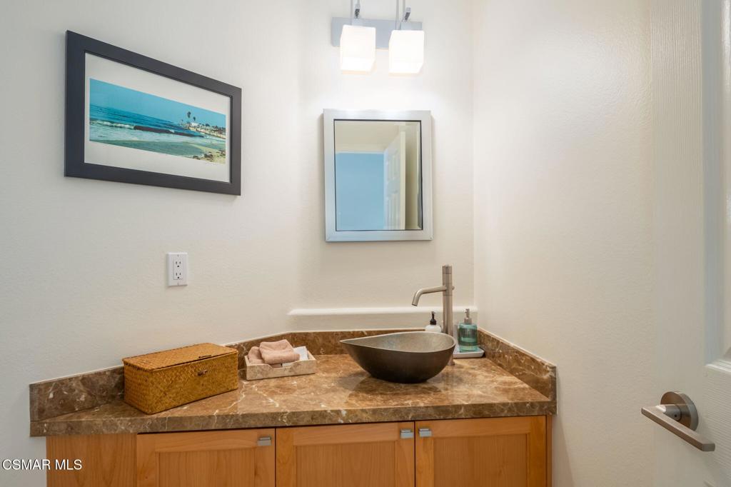 Oak Park, California, 91377, United States, 5 Bedrooms Bedrooms, ,5 BathroomsBathrooms,Residential,Active,2045764