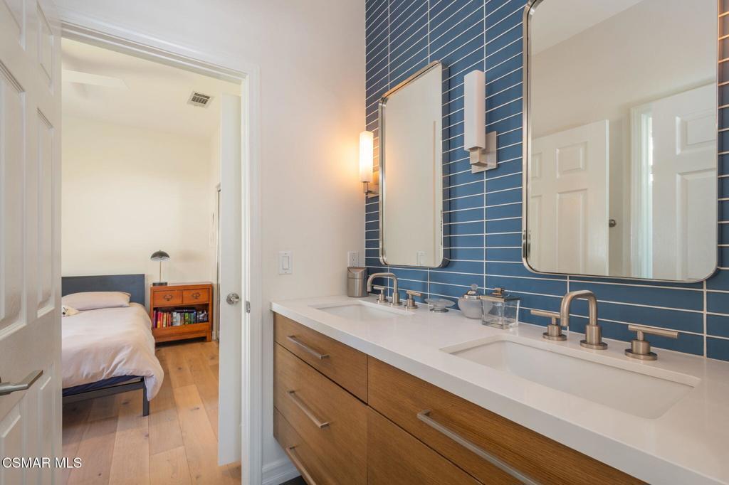 Oak Park, California, 91377, United States, 5 Bedrooms Bedrooms, ,5 BathroomsBathrooms,Residential,Active,2045764