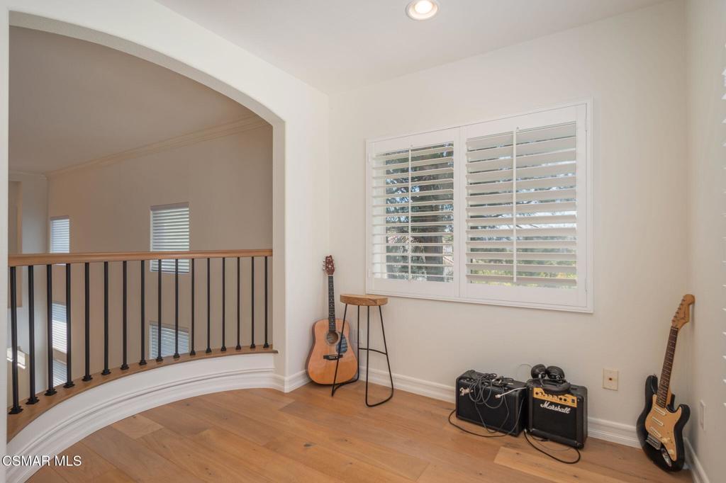 Oak Park, California, 91377, United States, 5 Bedrooms Bedrooms, ,5 BathroomsBathrooms,Residential,Active,2045764