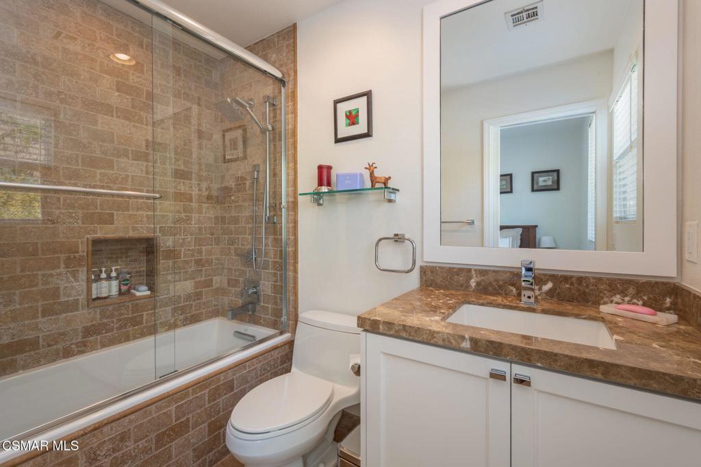 Oak Park, California, 91377, United States, 5 Bedrooms Bedrooms, ,5 BathroomsBathrooms,Residential,Active,2045764