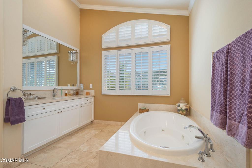 Oak Park, California, 91377, United States, 5 Bedrooms Bedrooms, ,5 BathroomsBathrooms,Residential,Active,2045764