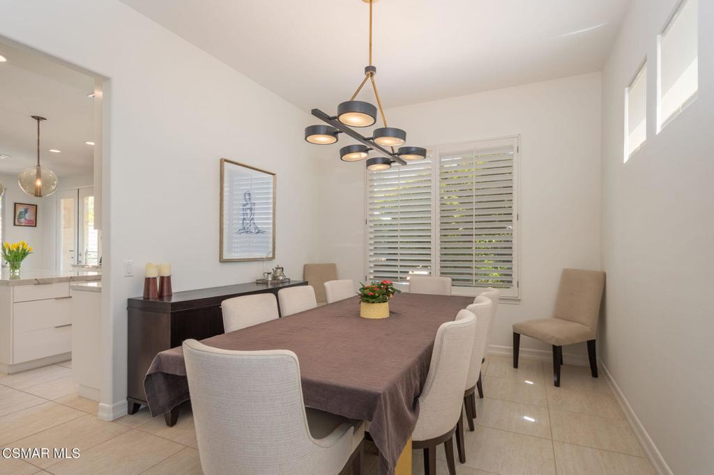 Oak Park, California, 91377, United States, 5 Bedrooms Bedrooms, ,5 BathroomsBathrooms,Residential,Active,2045764