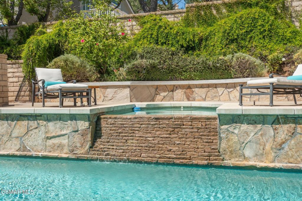 Oak Park, California, 91377, United States, 5 Bedrooms Bedrooms, ,5 BathroomsBathrooms,Residential,Active,2045764