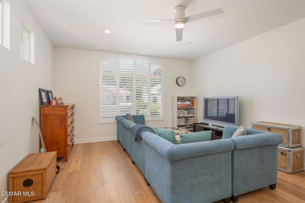 Oak Park, California, 91377, United States, 5 Bedrooms Bedrooms, ,5 BathroomsBathrooms,Residential,Active,2045764
