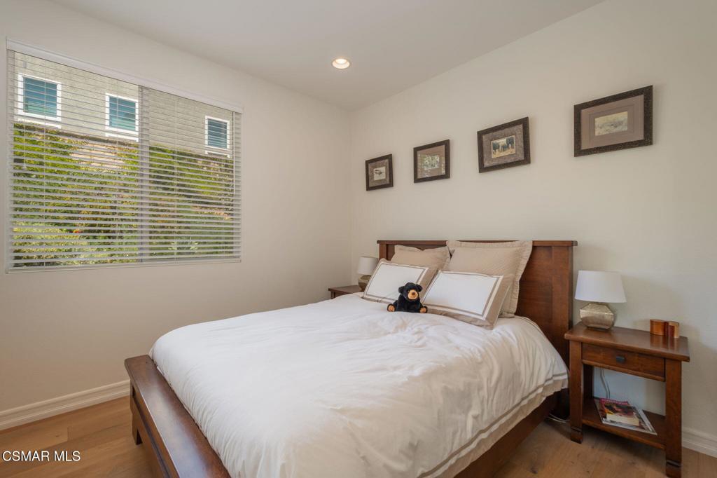 Oak Park, California, 91377, United States, 5 Bedrooms Bedrooms, ,5 BathroomsBathrooms,Residential,Active,2045764