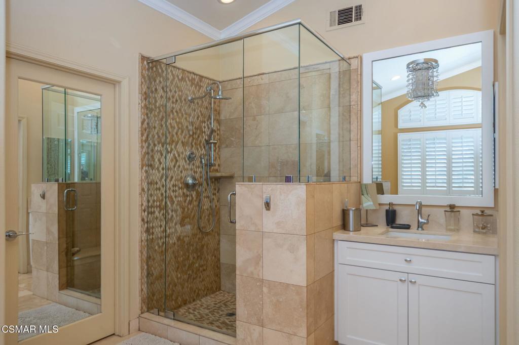 Oak Park, California, 91377, United States, 5 Bedrooms Bedrooms, ,5 BathroomsBathrooms,Residential,Active,2045764