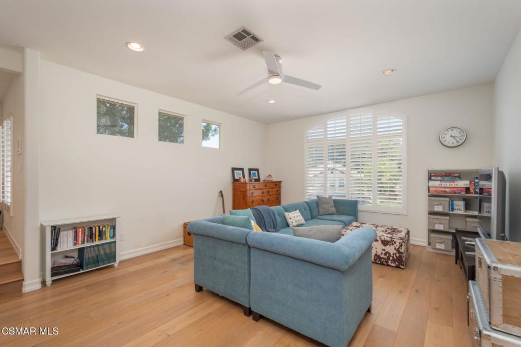 Oak Park, California, 91377, United States, 5 Bedrooms Bedrooms, ,5 BathroomsBathrooms,Residential,Active,2045764