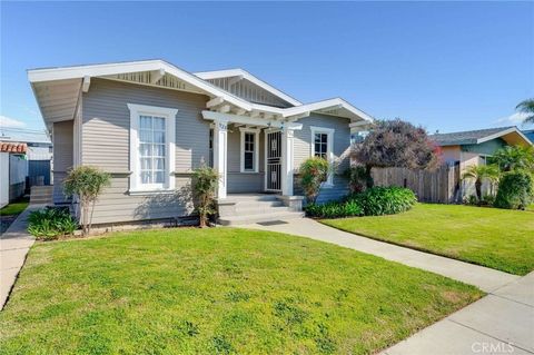 Photo of 926 928 Newport Ave, Long Beach, CA 90804 (MLS # PW26020408)