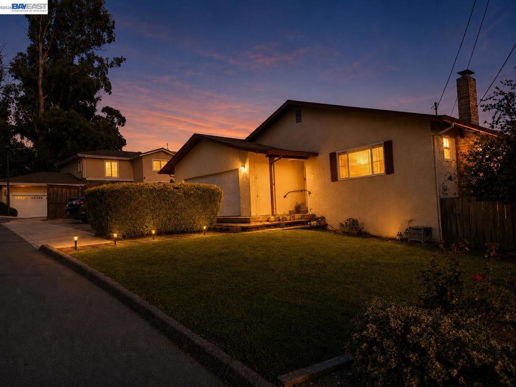 4591 Edwards Ln