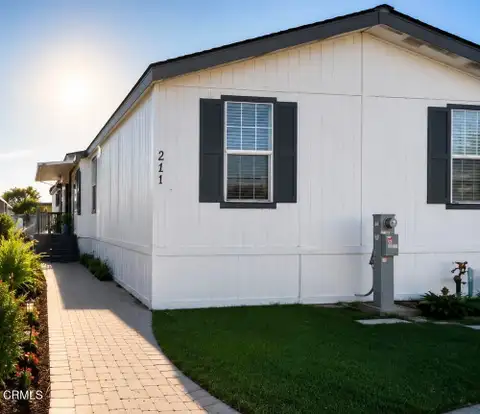211 Calle de La Rosa Unit 211, Camarillo, CA 93012 - MLS#: V1-37385
