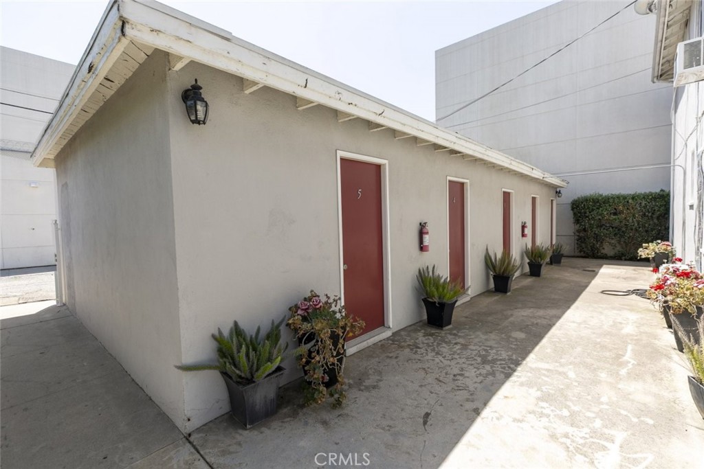 22 N Electric Avenue