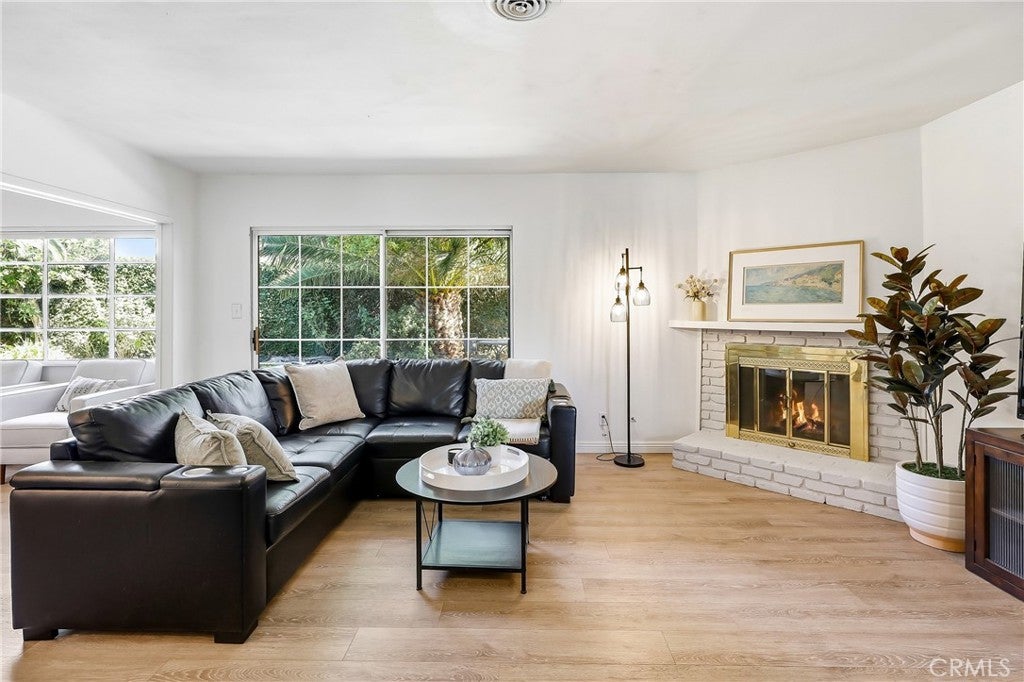 210 Greentree