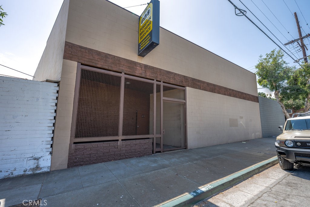 2076 E Walnut Street