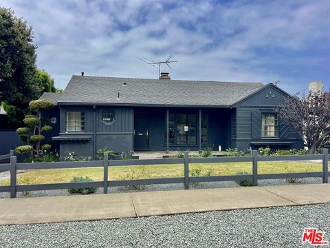 Photo of 8345 Loyola Boulevard, Los Angeles, CA 90045 (MLS # 26838087)