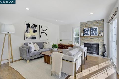 Photo of 315 Garden Creek Pl Pl, Danville, CA 94526 (MLS # 41120618)