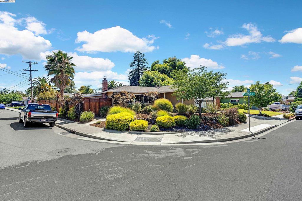 1391 Anza Way