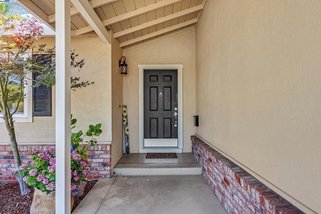 1391 Anza Way