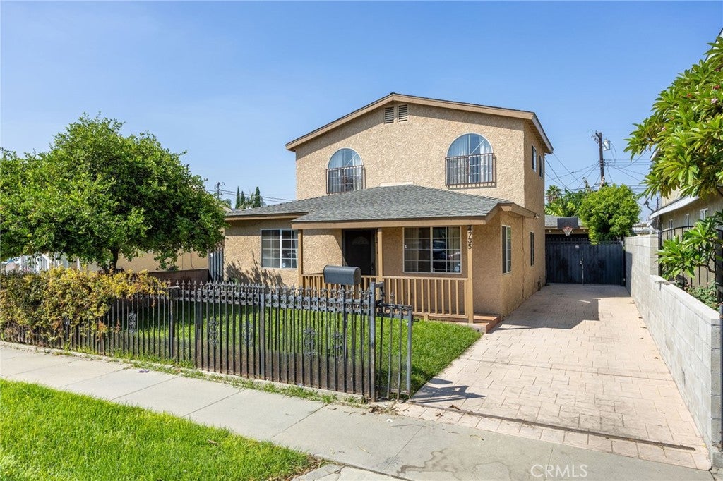 4735 Myrtle