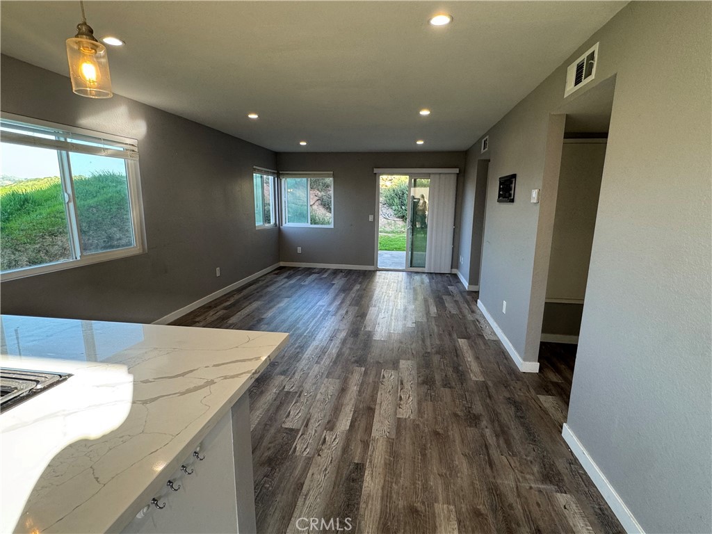 32024 Del Cielo Oeste 23