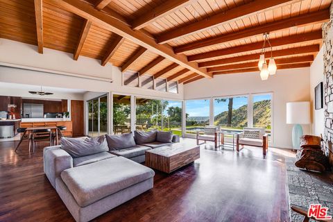 Photo of 2431 Carman Crest Drive, Los Angeles, CA 90068 (MLS # 25621919)