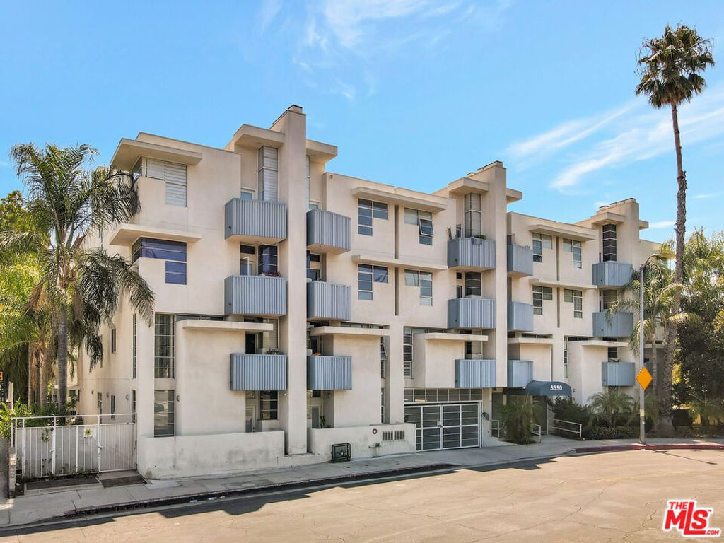 Photo of 5350 White Oak Avenue #311, Encino, CA 91316 (MLS # 25575013)
