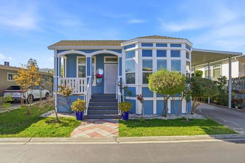 Photo of 829 Villa Teresa Way, San Jose, CA 95123 (MLS # ML82032140)