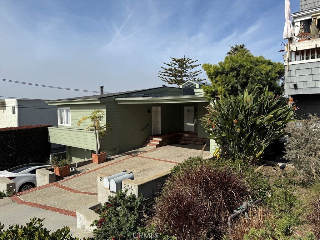 Photo of Laguna Beach, CA 92651 (MLS # OC26129315)