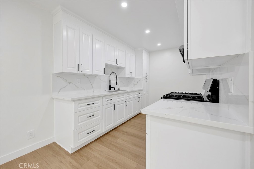 17303 Chatsworth Street 4