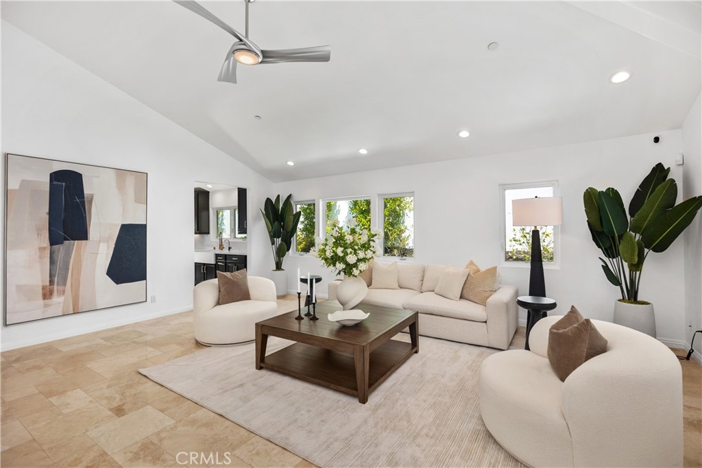 703 Avenida Presidio