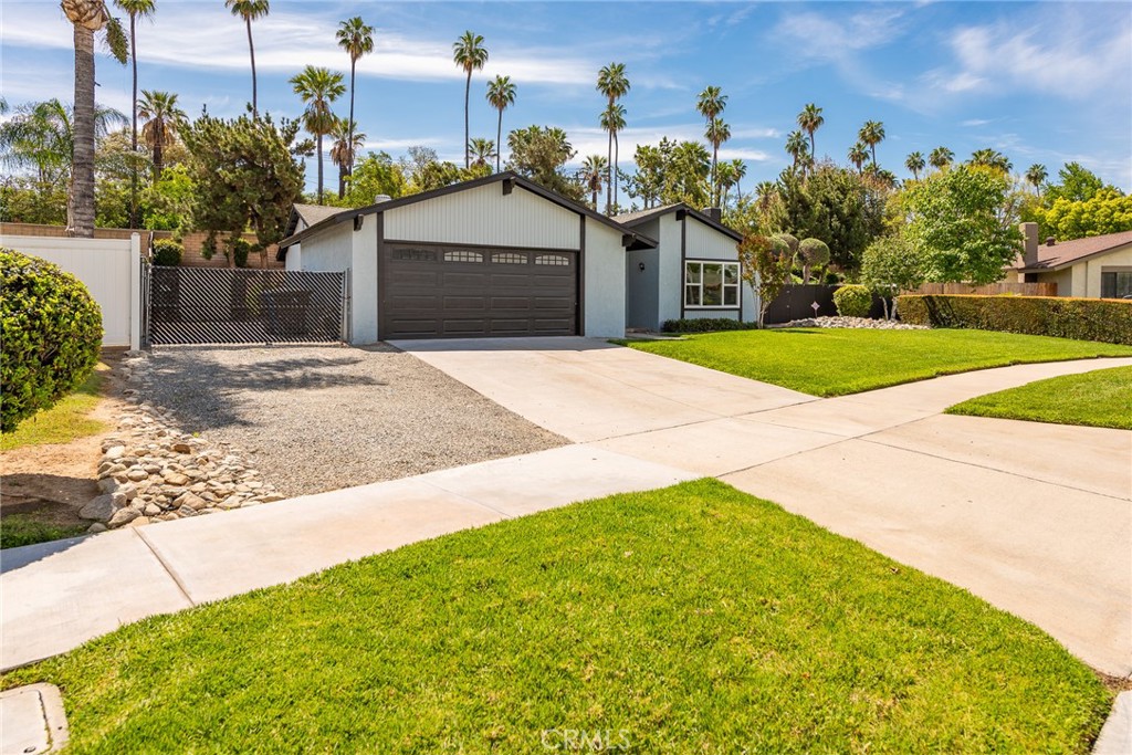 6414 Foster Drive