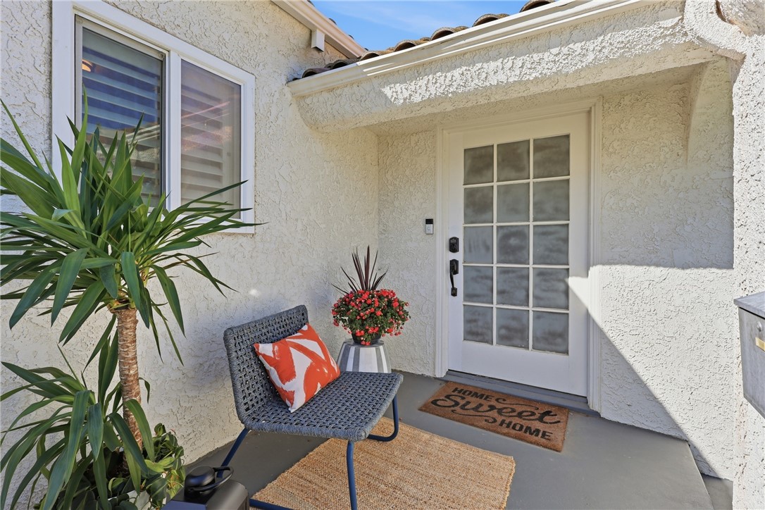 1011 W Cypress