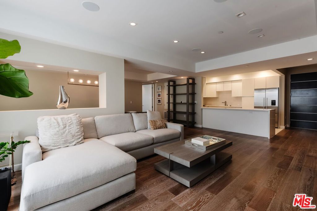 Cosmopolitan BW - Residential