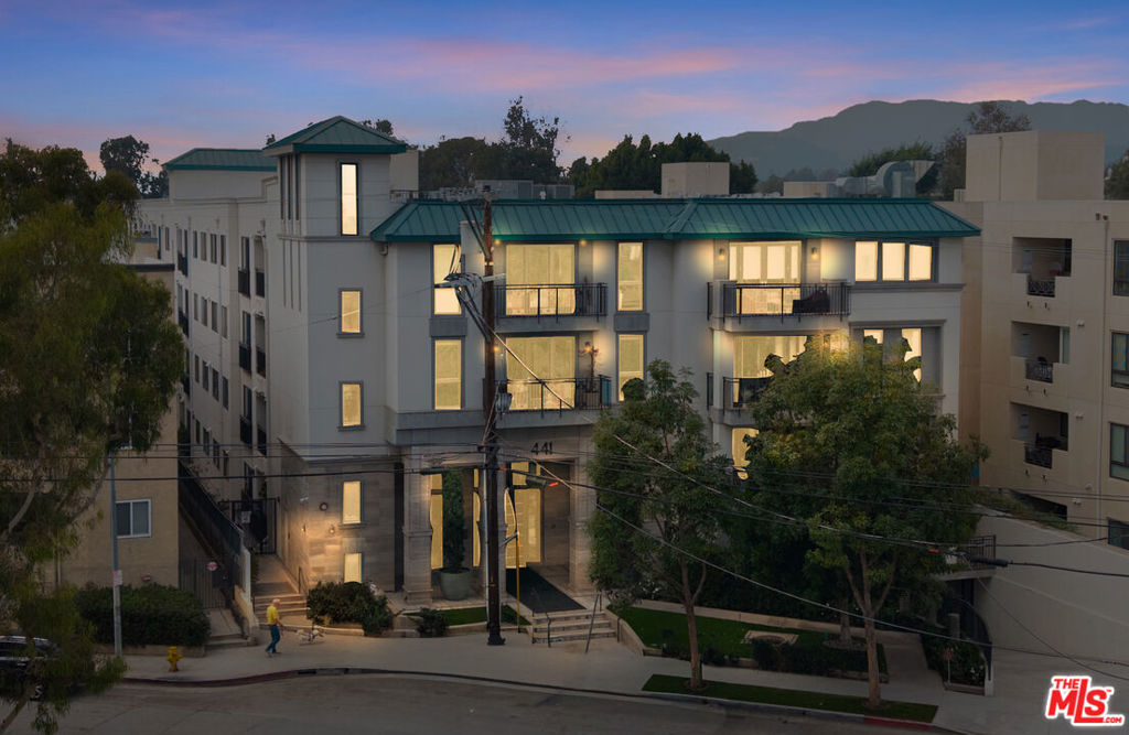 Cosmopolitan BW - Residential