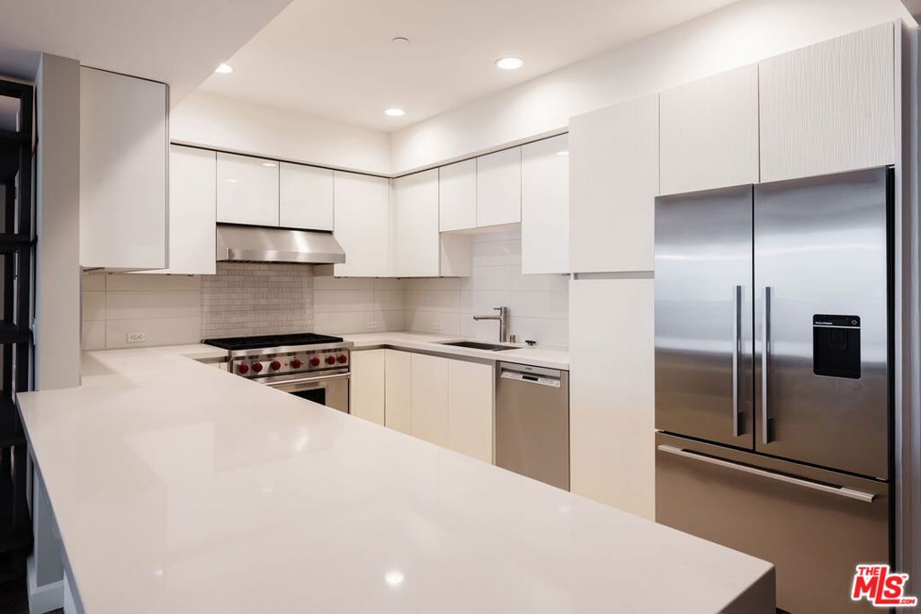 Cosmopolitan BW - Residential