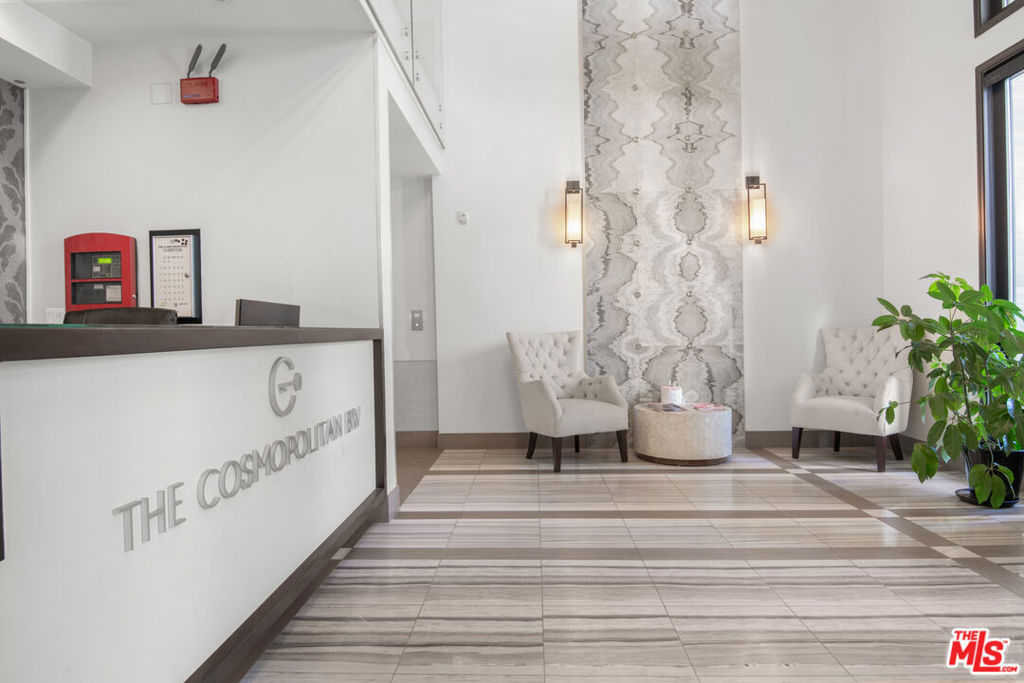 Cosmopolitan BW - Residential