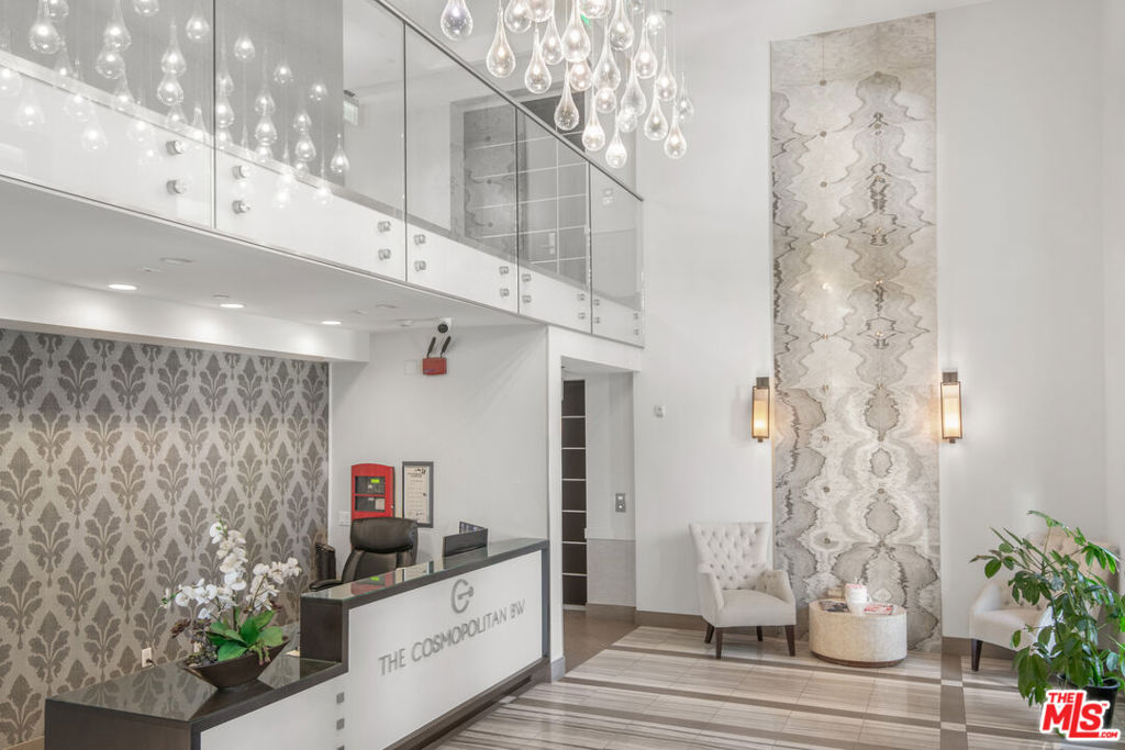 Cosmopolitan BW - Residential