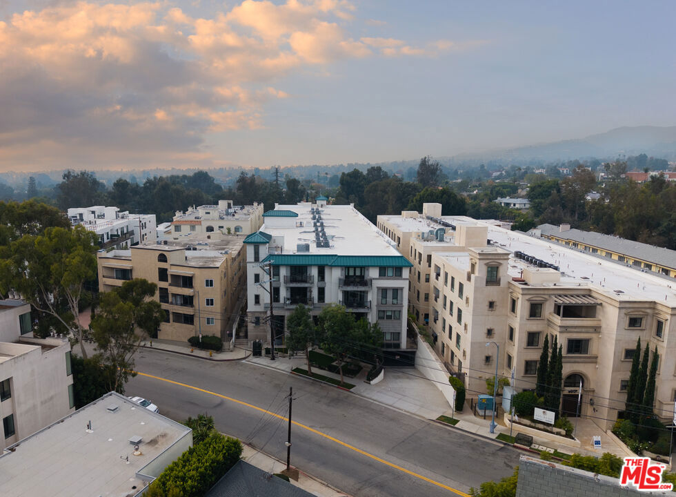 Cosmopolitan BW - Residential