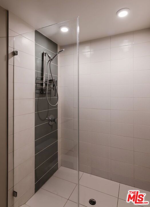 Cosmopolitan BW - Residential