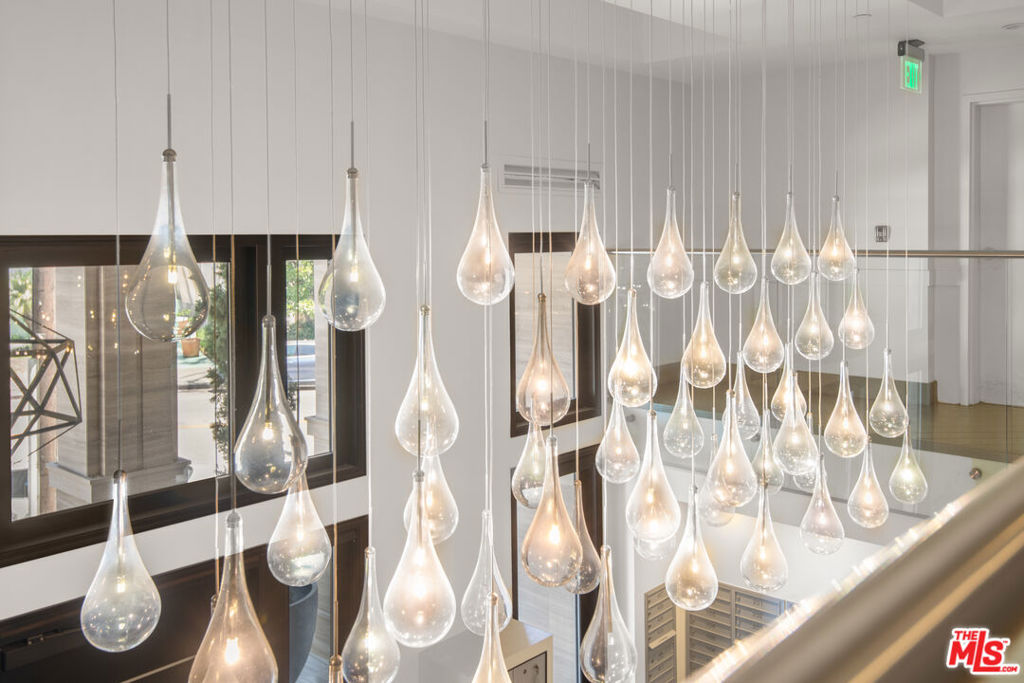 Cosmopolitan BW - Residential